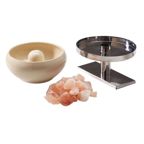 SOLE-THERME-PUR
Der Salzverdampfer für den Verdampferofen
Bei diesem System wird der Edelstahlaufsatz auf die Verdampfertasche aufgesetzt. Durch das Verdampfersystem des Saunaofens entsteht Dampf, der durch ein Edelstahlrohr in den Verdampfertopf aus Keramik steigt.