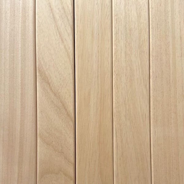 Saunaholz für die Bänke. Abachi Saunabanklatten in der A-Sortierung. Extra stark und breit in dem Maß 22 x 80 x 2300 mm