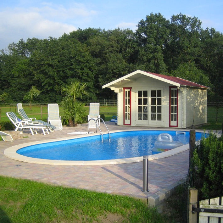 Ovaler Stahlwandpool Komplettset mit Filteranlage im Garten